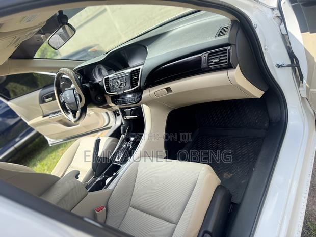 Honda Accord 2017 White photo 5
