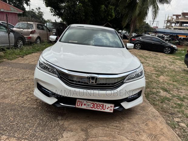 Honda Accord 2017 White photo 2