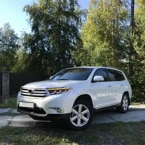 2012-2013 Toyota Highlander Headlights photo 3