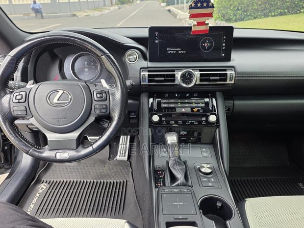 Lexus IS 2022 Black