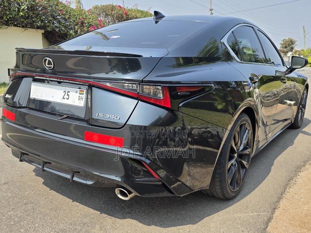 Lexus IS 2022 Black