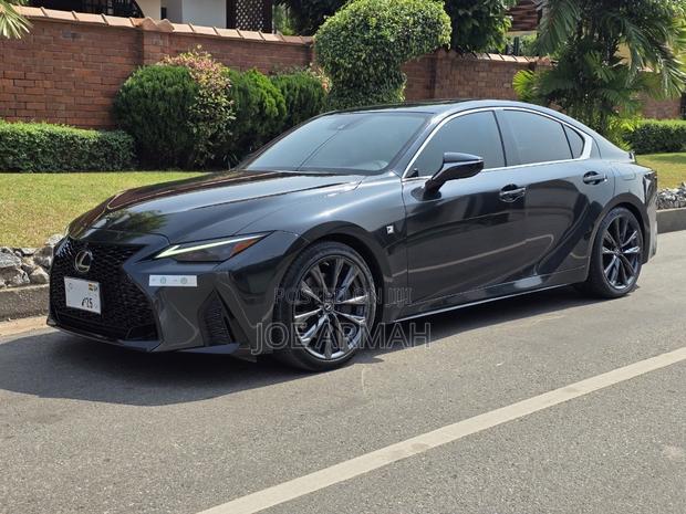 Lexus IS 2022 Black