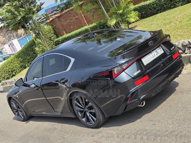 Lexus IS 2022 Black