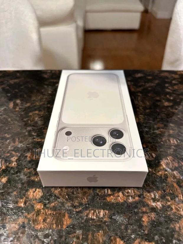 New Apple iPhone 17 Pro Max 512 GB Silver photo 2