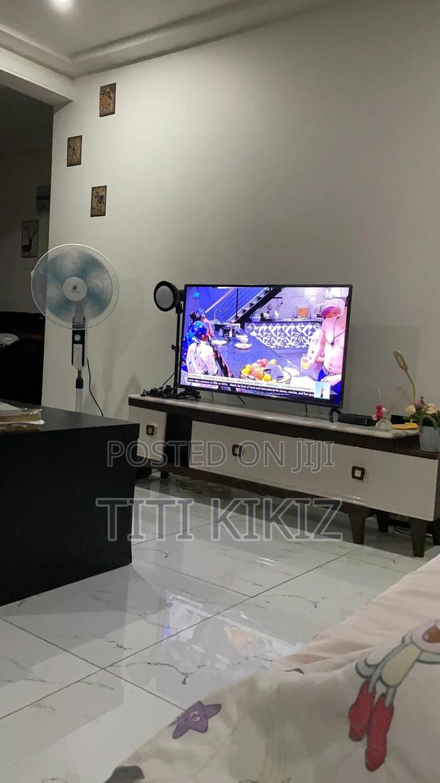 Synix 43inches Smart Digital Satellite Tv and a Center Table Available