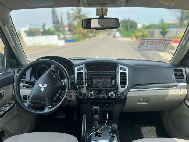 Mitsubishi Pajero V80 3.5 V6 GL/GLS 2019 Brown photo 6