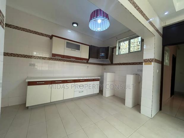 8bdrm House in Cantonment, Cantonments for rent photo 8
