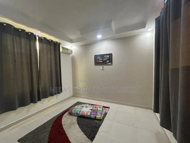 8bdrm House in Cantonment, Cantonments for rent photo 11