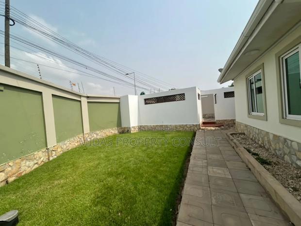 8bdrm House in Cantonment, Cantonments for rent photo 5