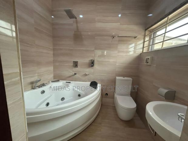 8bdrm House in Cantonment, Cantonments for rent photo 13