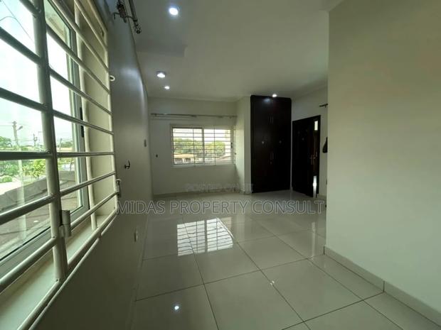8bdrm House in Cantonment, Cantonments for rent photo 14