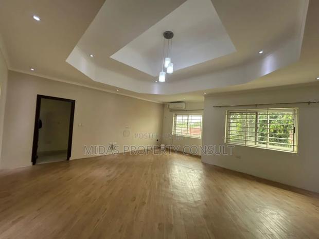 8bdrm House in Cantonment, Cantonments for rent photo 15