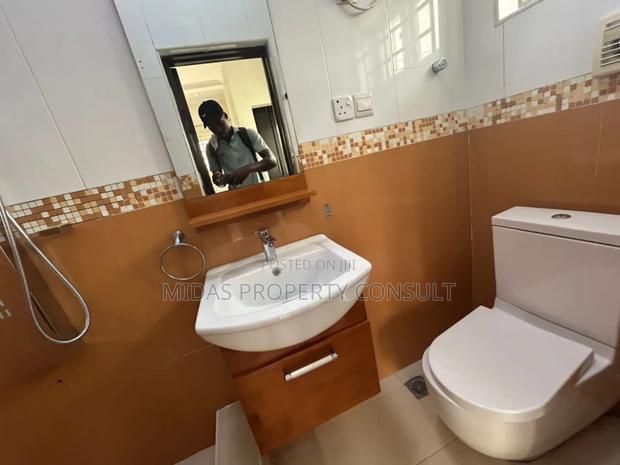 8bdrm House in Cantonment, Cantonments for rent photo 17