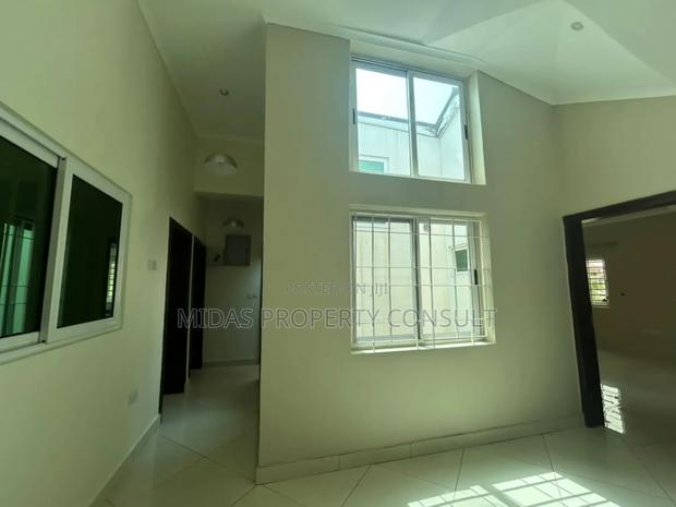 8bdrm House in Cantonment, Cantonments for rent photo 18