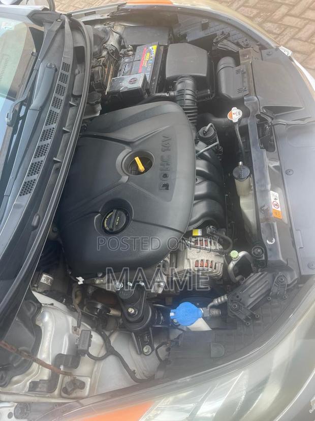 Hyundai Elantra 2013 Silver photo 3
