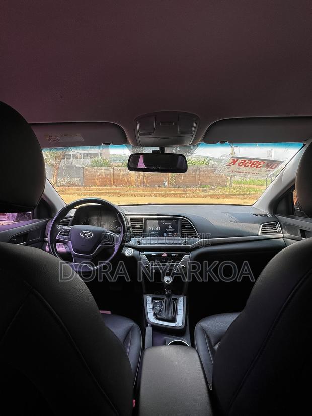 Hyundai Avante 2018 Gray photo 5