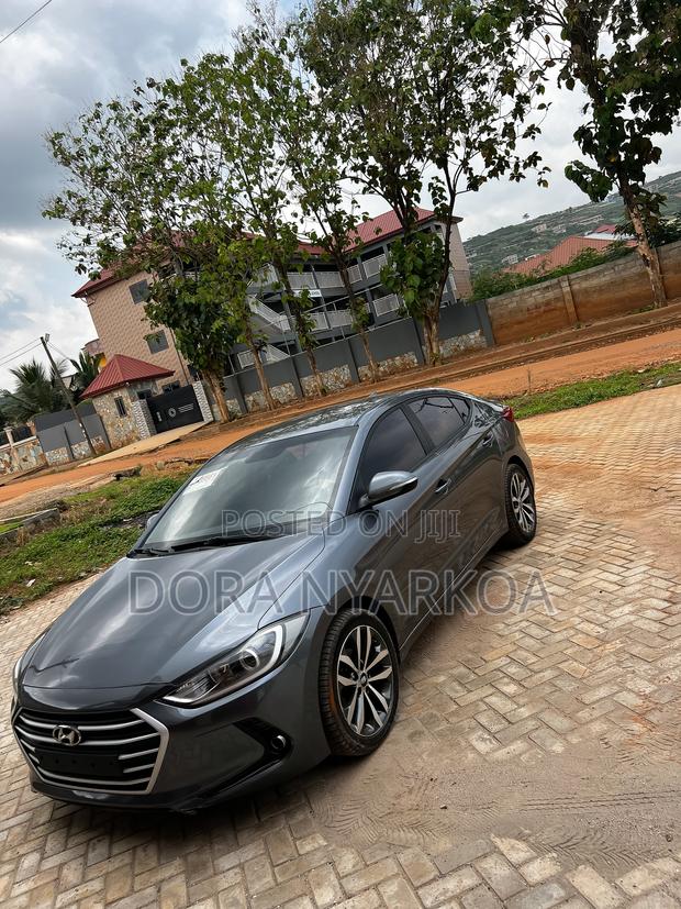 Hyundai Avante 2018 Gray photo 2