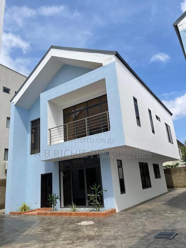 3bdrm Townhouse / Terrace in Ab Richie Properties, Abelemkpe for rent · Photo 1