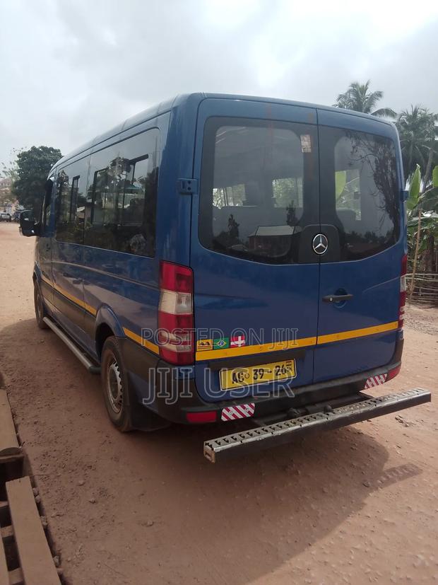 Mercedes-Benz Sprinter 2012 Blue photo 12