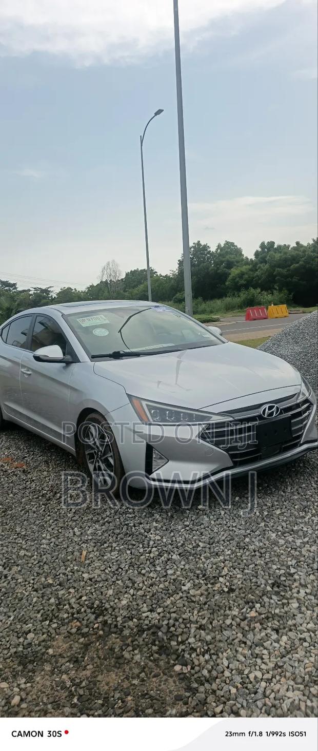 Hyundai Elantra SEL 2019 Silver photo 3
