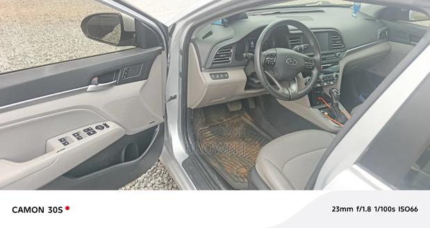 Hyundai Elantra SEL 2019 Silver photo 5