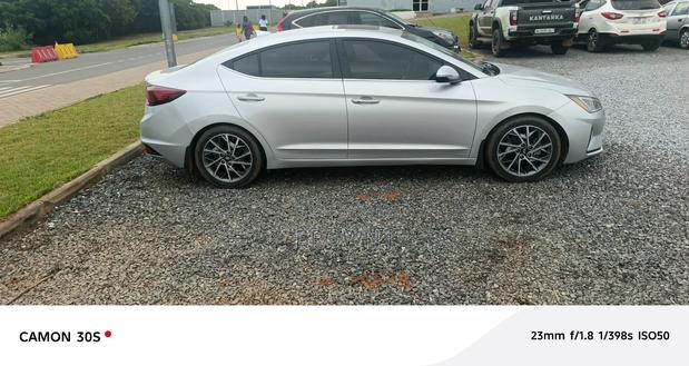 Hyundai Elantra SEL 2019 Silver photo 6