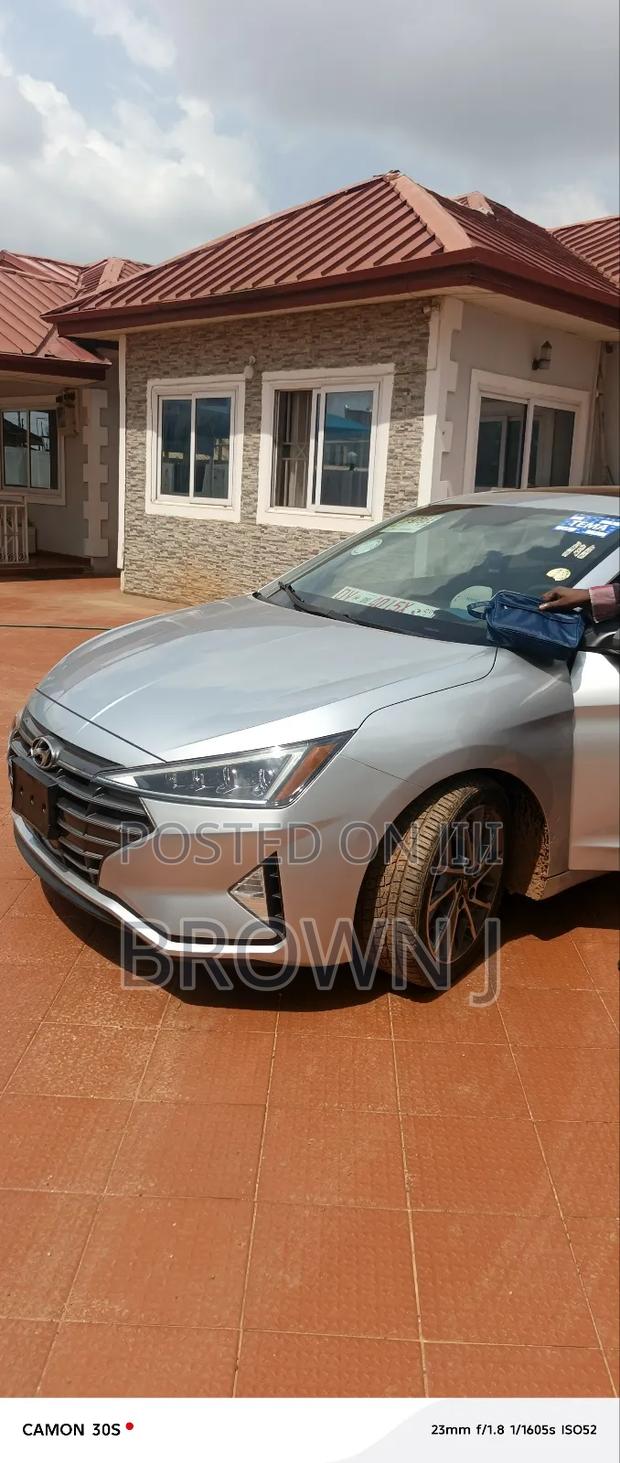 Hyundai Elantra SEL 2019 Silver photo 8