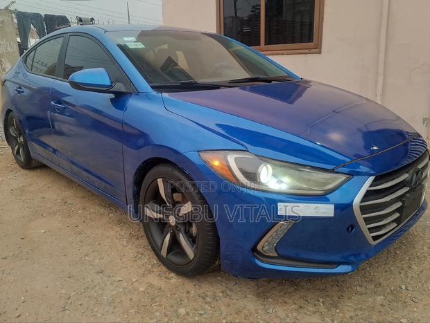 Hyundai Elantra Limited Sedan FWD (2.0L 4cyl 6A) 2017 Blue