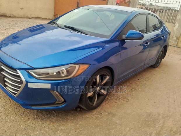 Hyundai Elantra Limited Sedan FWD (2.0L 4cyl 6A) 2017 Blue