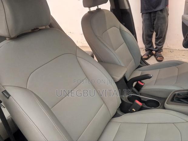 Hyundai Elantra Limited Sedan FWD (2.0L 4cyl 6A) 2017 Blue