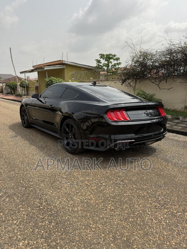 Ford Mustang EcoBoost Premium Fastback 2020 Black photo 5