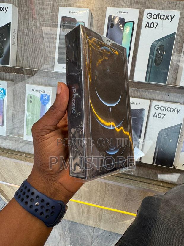 New Apple iPhone 12 Pro 128 GB Black photo 2