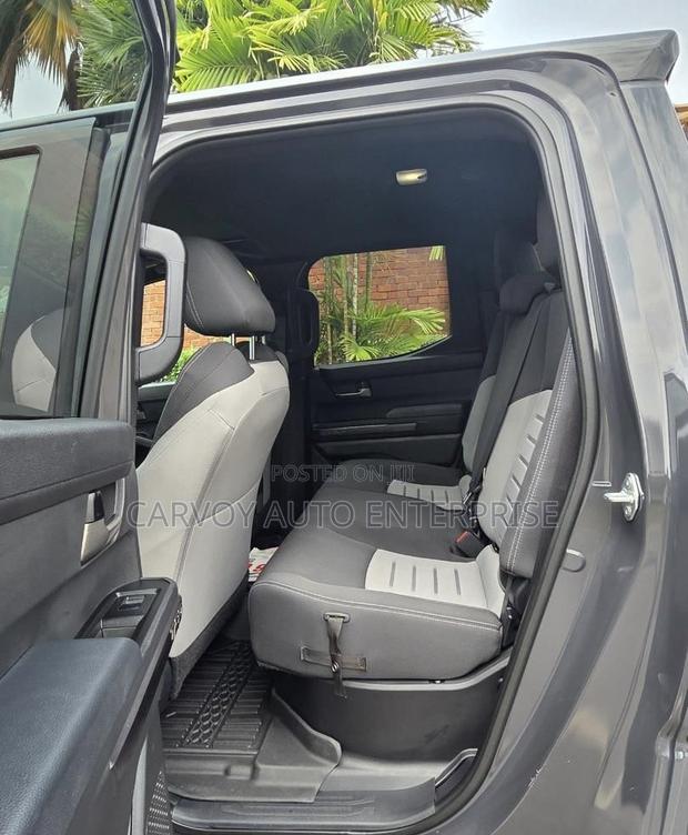 Toyota Tacoma SR5 XtraCab 6' Bed AT 2024 Gray