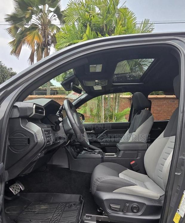 Toyota Tacoma SR5 XtraCab 6' Bed AT 2024 Gray