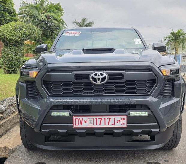 Toyota Tacoma SR5 XtraCab 6' Bed AT 2024 Gray