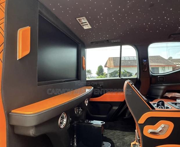 Toyota Land Cruiser LC300 2025 White