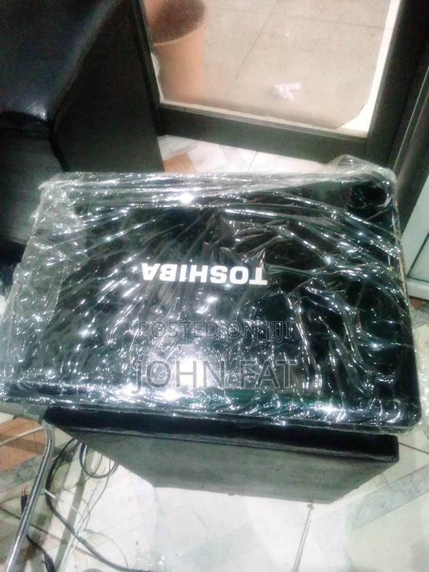 Laptop Toshiba Satellite C665 8GB Intel HDD 320GB photo 2