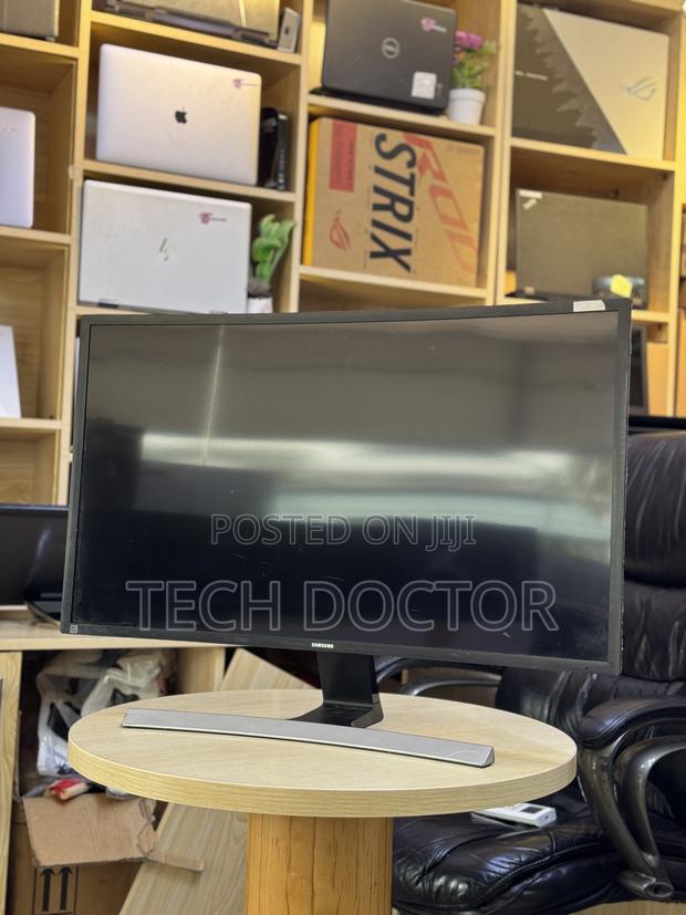 Samsung S32e590c 31.5′′ Curved Monitor | Full Hd | Va Panel