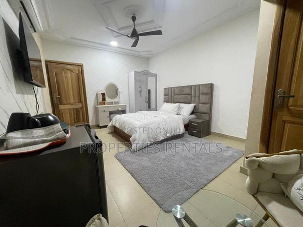20 Bed Guest House For Rent photo 4