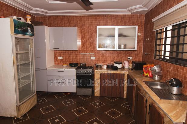 20 Bed Guest House For Rent photo 7