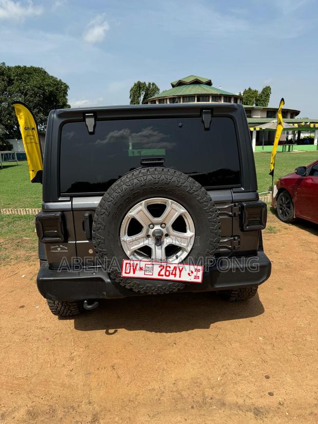Jeep Wrangler Sport 4x4 2018 Black photo 3