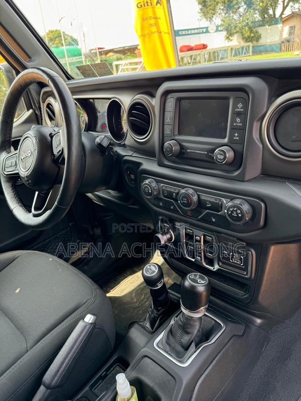 Jeep Wrangler Sport 4x4 2018 Black photo 5