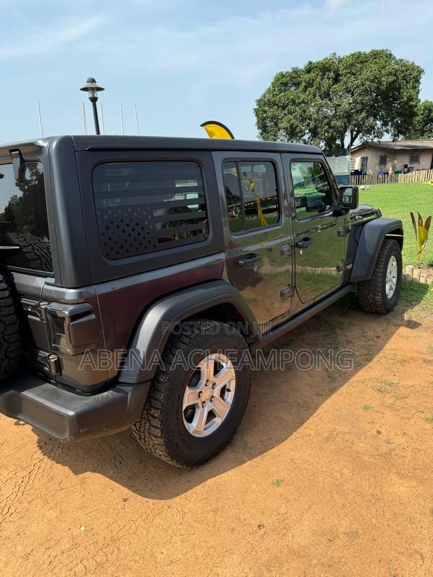 Jeep Wrangler Sport 4x4 2018 Black photo 4