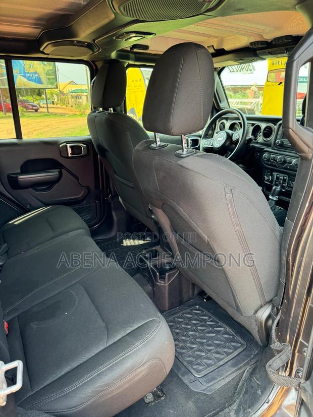Jeep Wrangler Sport 4x4 2018 Black photo 6
