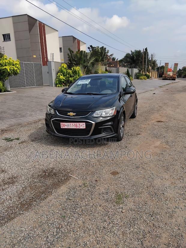 Chevrolet Sonic LT 2019 Black photo 2