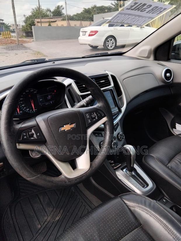 Chevrolet Sonic LT 2019 Black photo 7