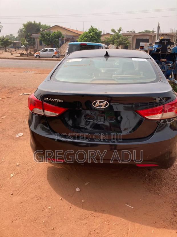 Hyundai Elantra 2013 Black photo 3