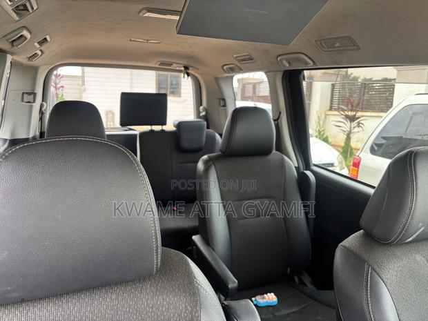 Toyota Voxy 2013 Black