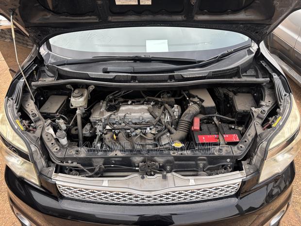 Toyota Voxy 2013 Black