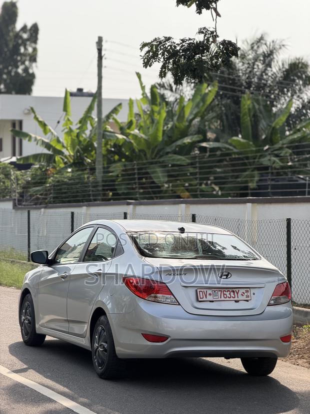 Hyundai Accent 2014 Silver photo 3